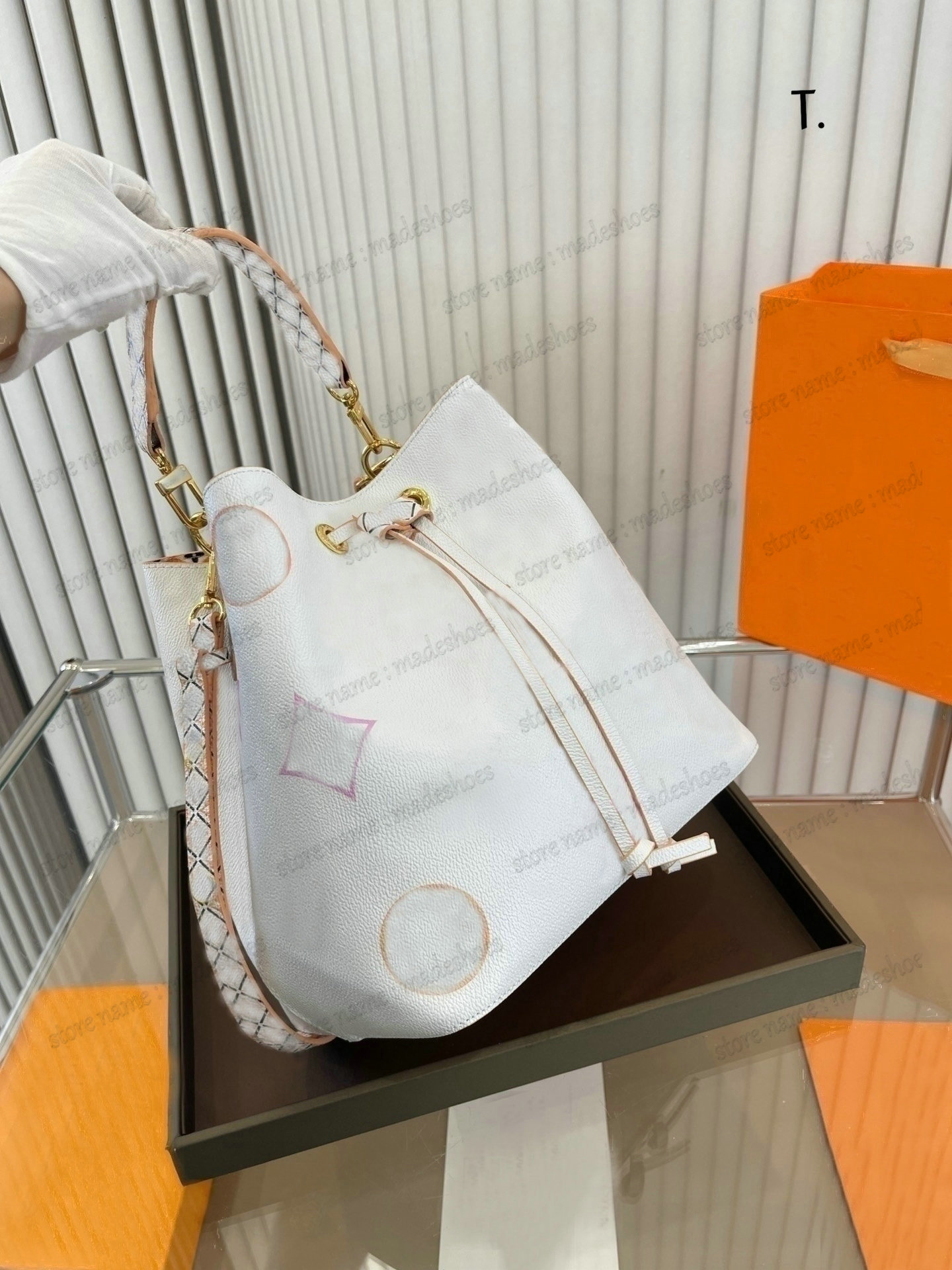 

2023 Summer By The Pool Womens Luxurys Designer Bag NeoNoe MM Bucket Bag Beige Rose Pink Blue Watercolor Drawstring Bags Neo Noe Monograms Flowers Purse