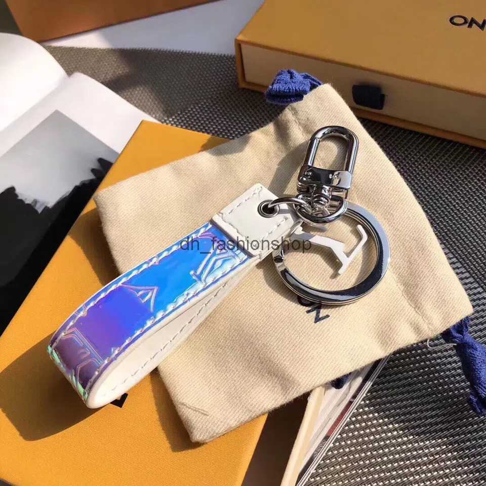 

Designers keychain old flower high-end pendant couple letter keychains bag exquisite pendant luxurys key chain fashion