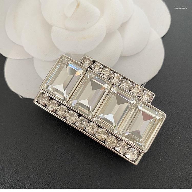 

Brooches Simple High-end All-match Temperament Pin