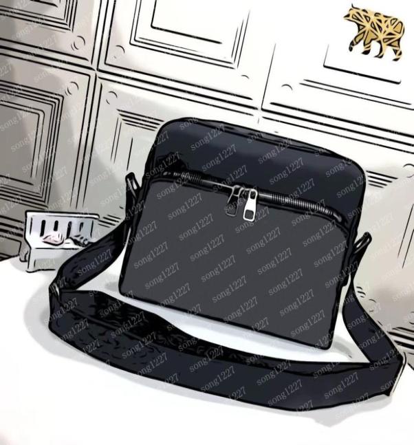 

2021 school bag 414 latest style postman bags 08 Elegant details light texture and plenty of space4985652, Black