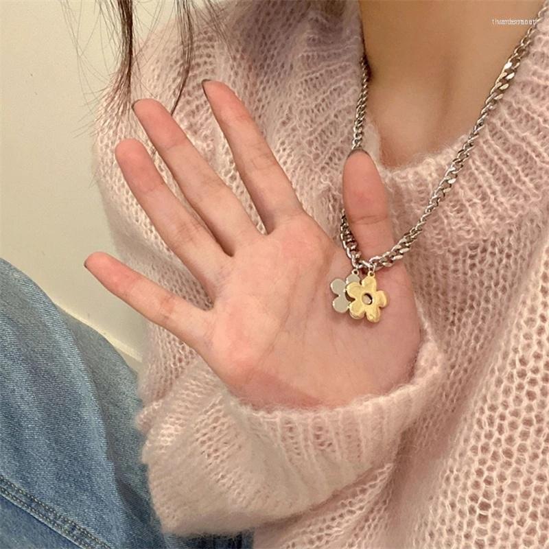 

Chains Kpop Vintage Goth Punk Flower Pendant Chain Grunge Necklace For Women Egirl Men Cool Y2K Aesthetic Harajuku Jewelry Accessories