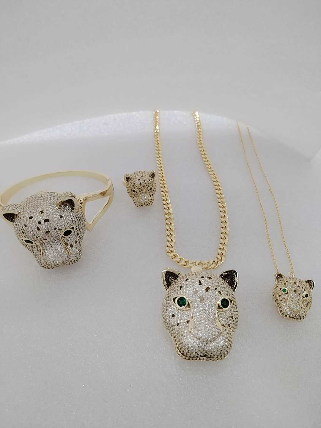 

Original designer Copper inlaid Carti couple model a multi-purpose detachable necklace size bracelet ring set With logo