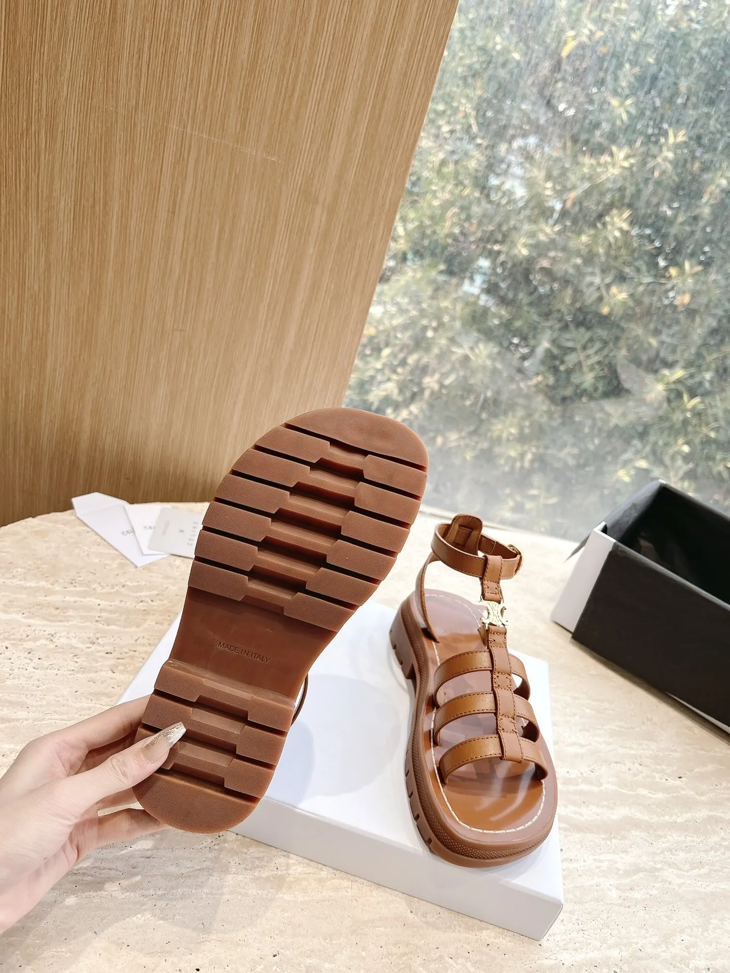 

summer Fashion Women Sandals Designer Triomphe Gladiator Sandals Women Luxury Cowhide Leather Adjustable Buckle Strap Slides Slippers