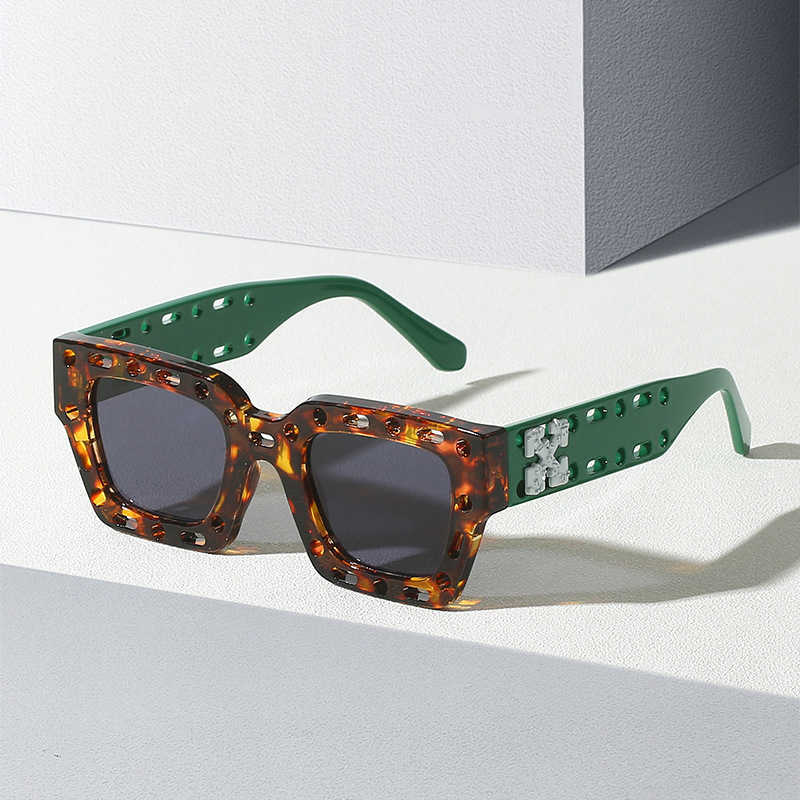 

Wholesale of sunglasses New Box Personalized Mirror Face Cutout Trendy Sunglasses Versatile Sunvisors 86614