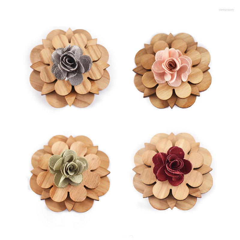 

Brooches Elegant Men Women Layer Fabric Flower Wooden Cravat Handmade Groom Wedding Party Wood Lapel Pins Tie Brooch Accessories