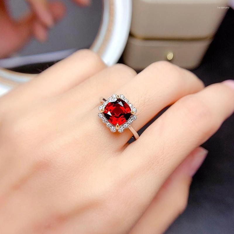 

Cluster Rings Chic Square Red Crystal Ruby Gemstones Diamonds Bague Finger For Women 18k White Gold Silver Color Trendy Jewelry Bijoux