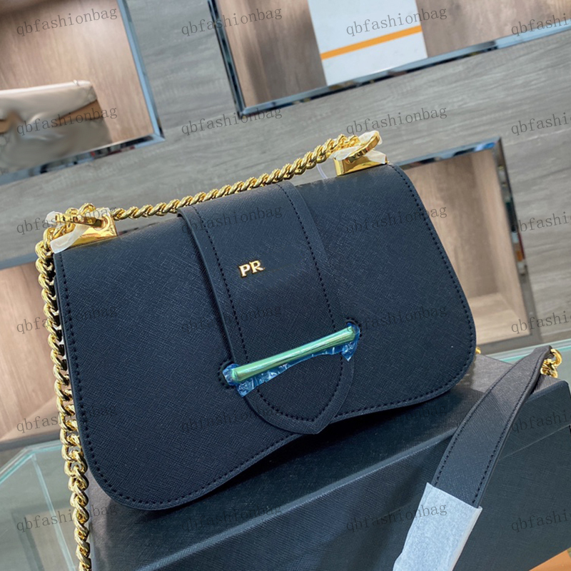 

Stylish Womens Shoulder Bag Leather Solid Color Square Bag Hardware Metal Accessories Gold Thick Chain Handbag Crossbody Bags Large Capacity Storage Box 24x15cm, White