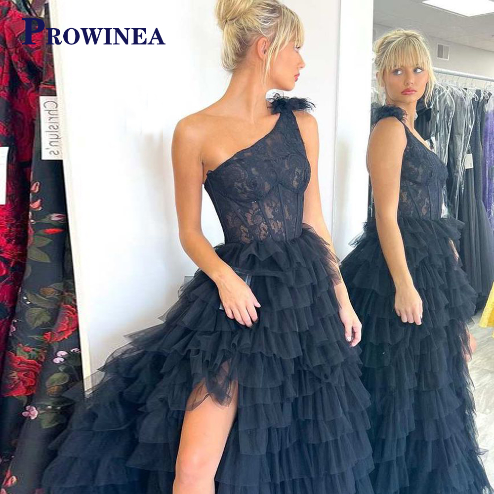 

Urban Sexy Dresses Prowinea Charming One Shoulder Tiered Evening Prom 2023 For Women Lace Slit Graduation Party Robes De Custom Made 230627, White