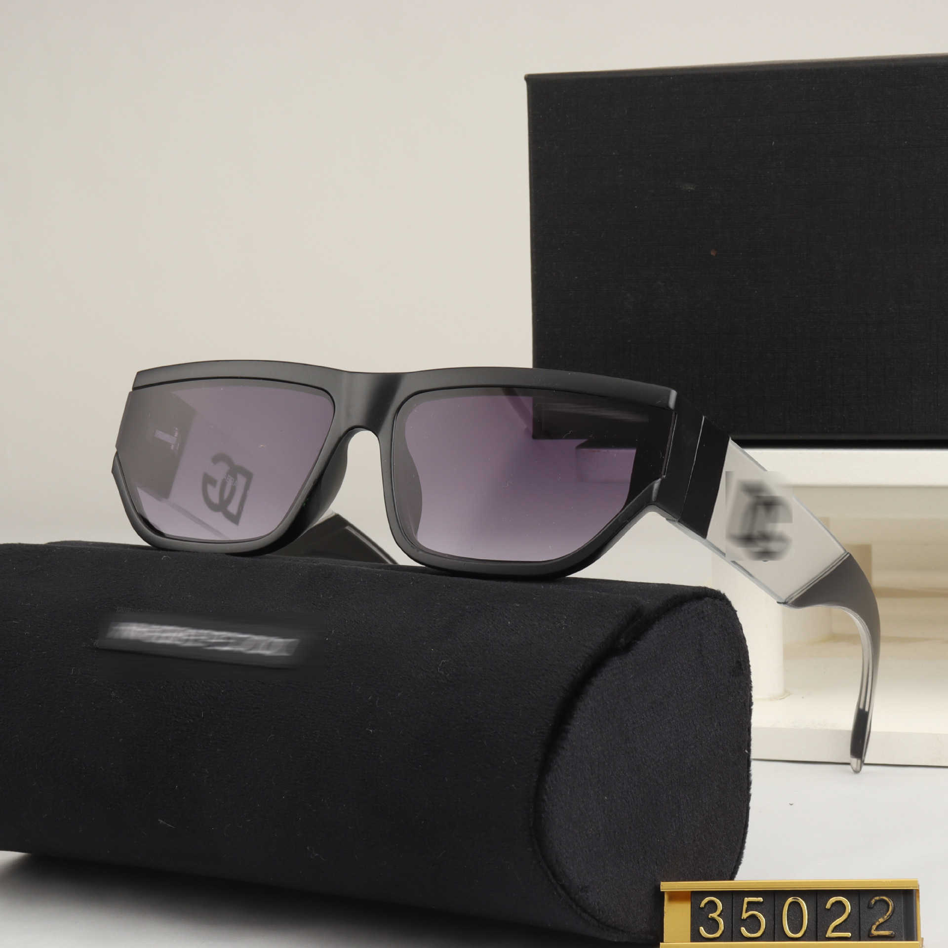 

2023 Du Family Small Frame Unisex Sunglasses for Sunshade and Sunscreen Daily Wear 22053