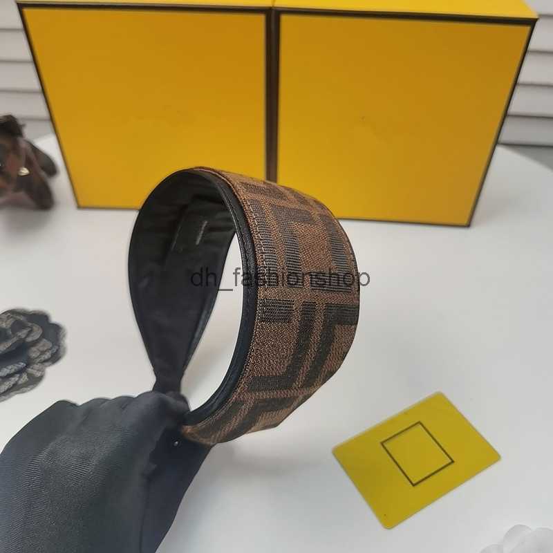 

With BOX Women Luxury Wide Headband F-Letters Brand Designer Printing Cloth Hair Hoop Girls Wide Edge Sports Fitness Headbands