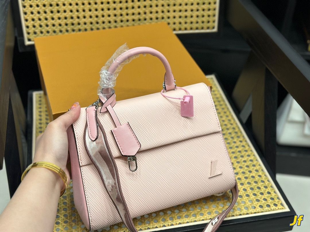 

Women Luxury Designers Bags Colorful Leather Strap Business Shopping Bag Cluny BB Bag Monograms Designer Handbags, Black