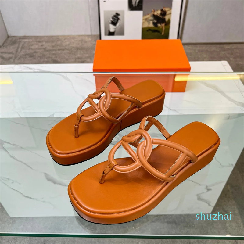 

Summer designer leather thick soled slipper women sandal indoor outdoor casual slipper swimming pool beach Flip-flop with box size 35-40