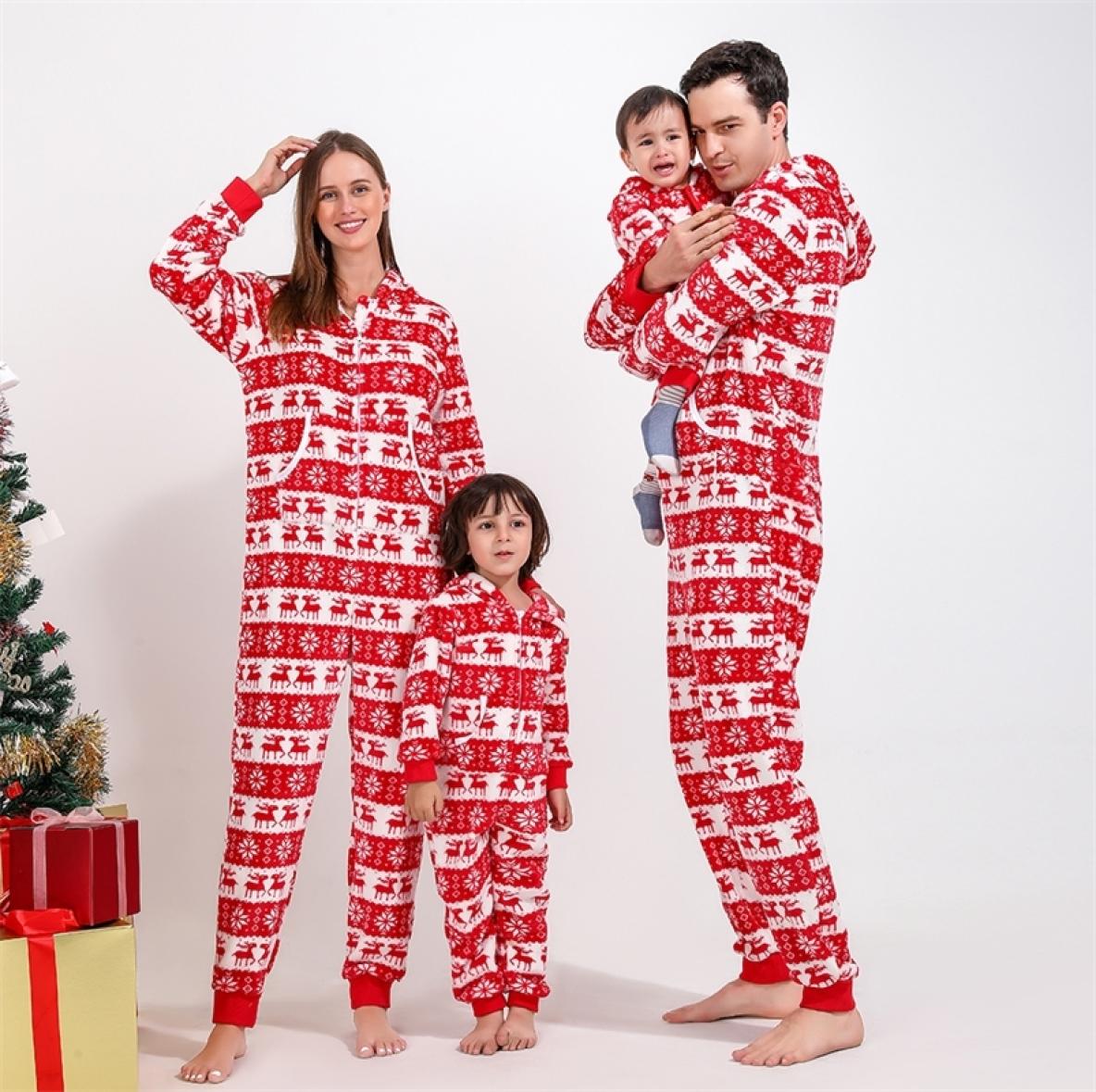 

Family Matching Outfits Christmas Family Matching Pajamas flannel Mother Daughter Father Baby Kids Sleepwear Mommy and Me Nightwea5580009, Red