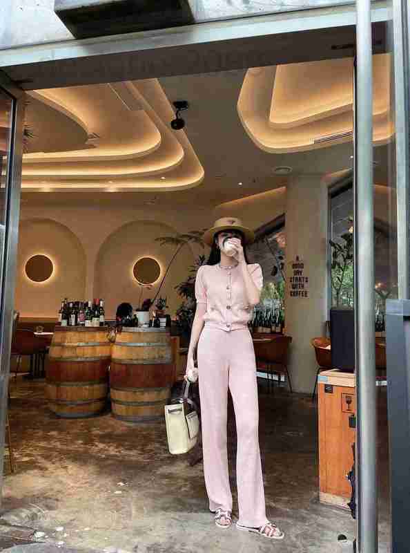 

Women's Two Piece Pants designer 2023 Summer New Round Neck Double Pocket Knit with High Waist Straight Trouser Set 128X, Pinkish gray
