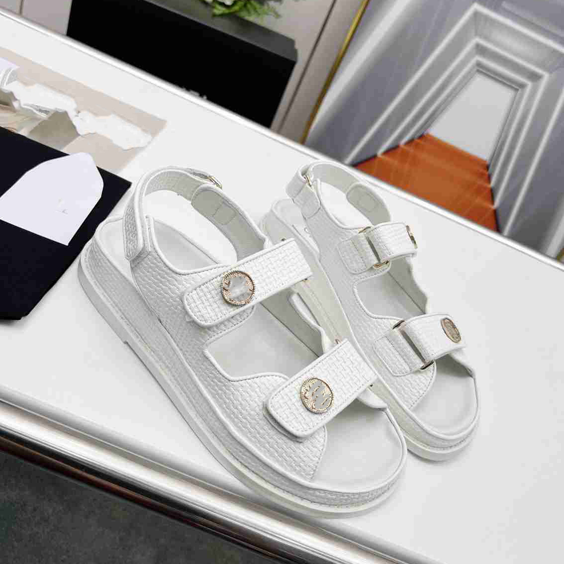 

Designer Channel Sandals Woman Slipper Leather Low Heel Sandals Womens Ccity Slide Casual Shoes Women Platform Flip Flops vcxcvd
