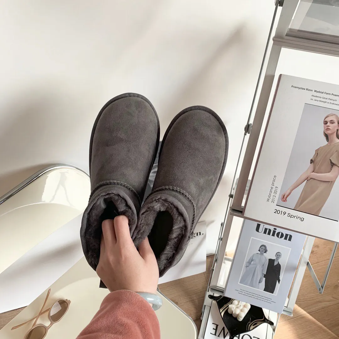 

Women Australia snow boot Suede Sheepskin Fur Lined Slides Winter Shoes Black Chestnut Boots Platform Tazz Men winters House Shoes 4cm 35-43