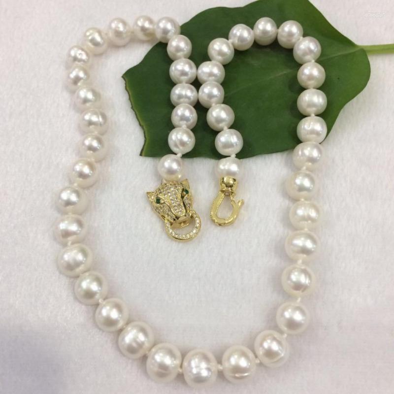 

Chains Freshwater Pearl White 9-10MM Necklace 18 " Leopard Clasp