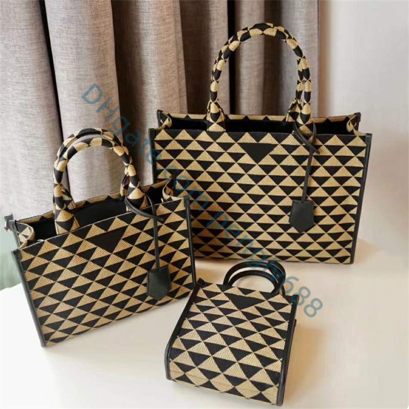 

Luxurys Designers Woody Tote Canvas Shoulder Bags For Women Shopping Bags Letter Embroidery Luxury Handbag Ladies High Capacity Casual Purses Beach Bags Totes, A10