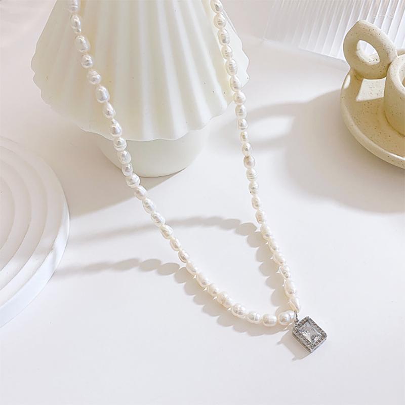 

Choker Chokers Silver Shiny Square Zircon Freshwater Pearl Temperament Short Clavicle Chain Classic Vintage Ladies Elegant Necklace