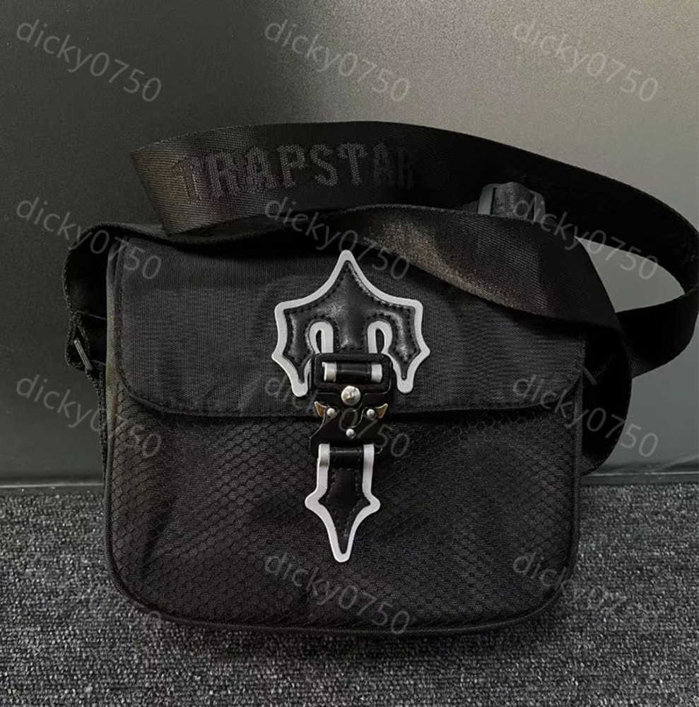 

Shoulder Bags Trapstar bag designer men Luxury messager bags Fashion nylon Casual Trendy shoulder for couples cross body Simple Tidal flow design 658ess, Blue