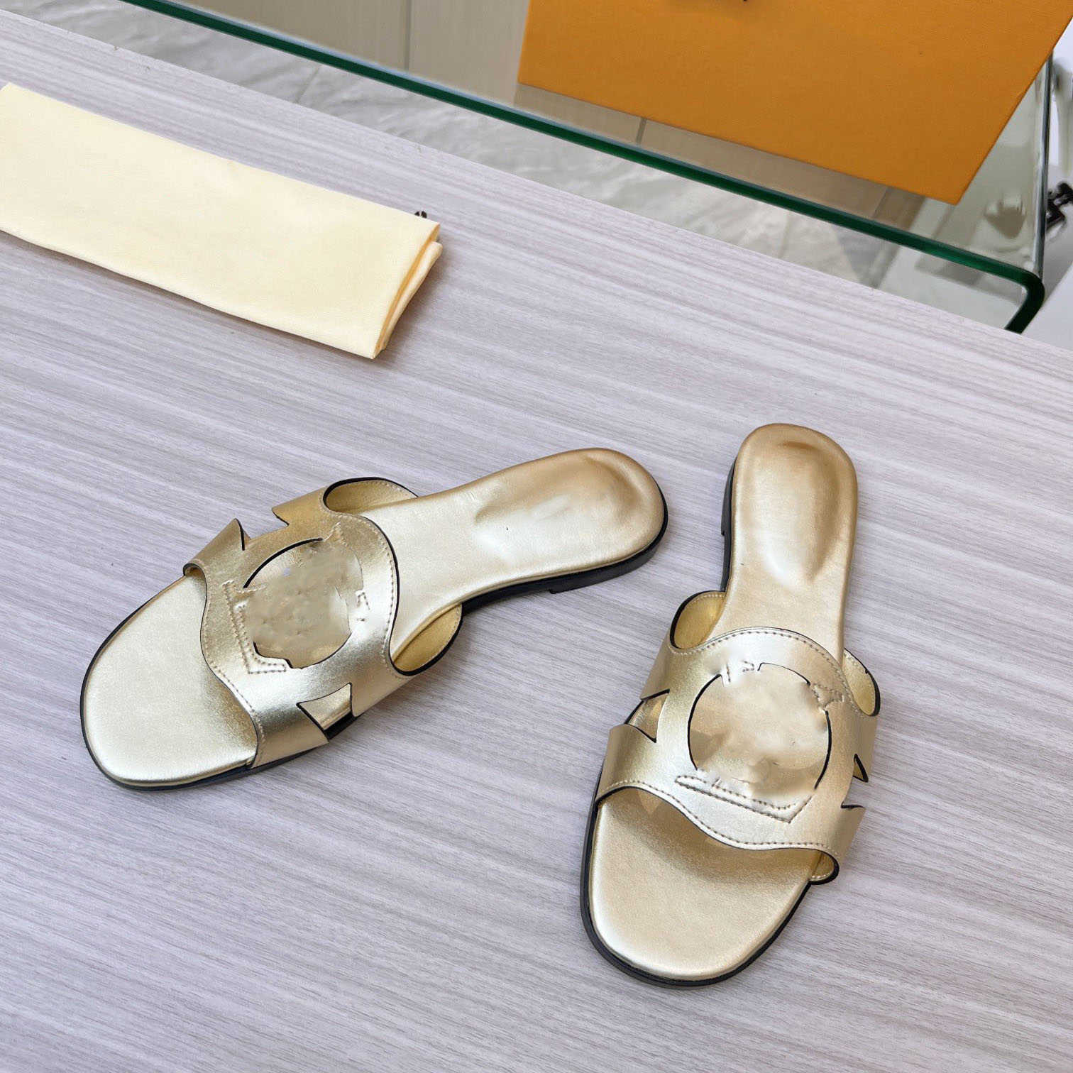 

top quality Casual Shoes 2023 Summer Woven Lock Wear Lightweight Womens Leisure Beach Vacation Lazy Sandals Embroidered Canvas Sliding Seaside Luxury Designer Sli, Lightgreen