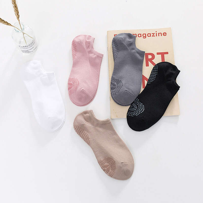 

Spring and Autumn New Yoga Socks for Adults at Home, Non Slip Professional Women's Cotton Boat Socks, Glue Dispensing, Dance Socks,, A pair of white combed cotton
