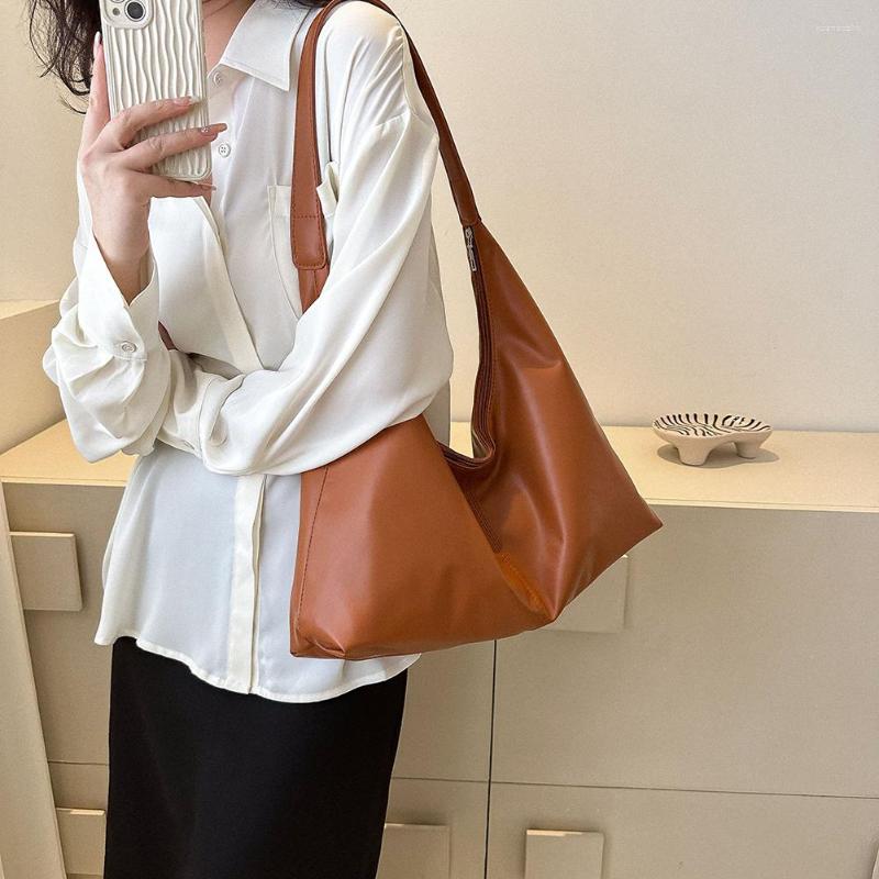 

Evening Bags PU Splicing Composite Shoulder Bag Large Capacity Women Pillow Crossbody Durable Scratch Resistant With Zipper Shopping Trip, Black