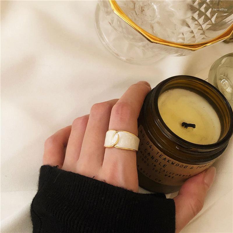 

Cluster Rings For Women Fashion Simple Geometry White Glazed Bread Modeling Line Elegant Ring Jewelry Accessories Wholesale