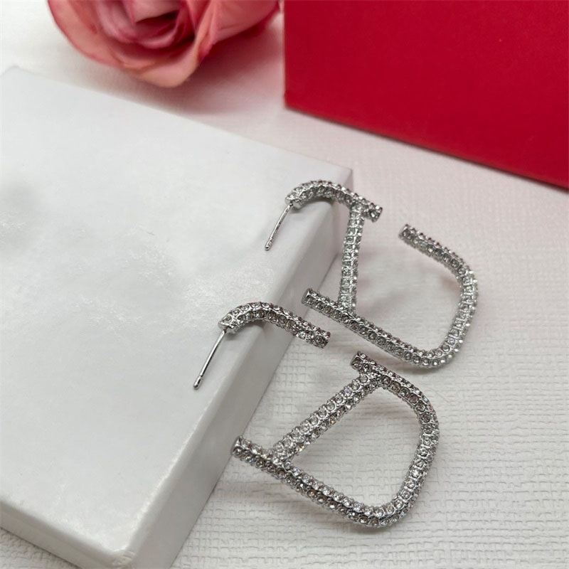 

Metal diamonds stud earring for women V designer earrings wedding unique fun letters shape retro classic engagement plated gold earring cjeweler ZB031 C23