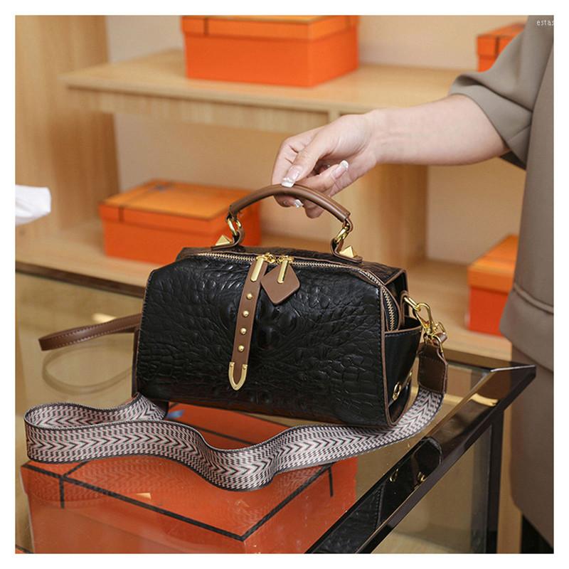 

Evening Bags Fashion Crocodile Pattern Handbag 2023 Luxury Retro Large Capacity One Shoulder Crossbody Small Square Bag Totes, Black
