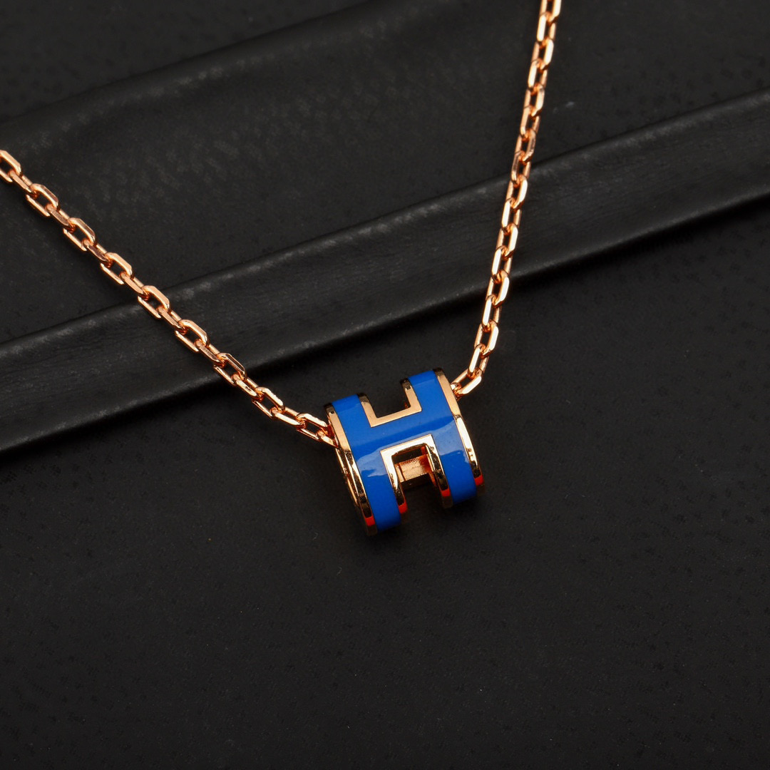 

2023 Luxury quality Charm small pendant necklace with blue color design have box stamp PS7620
