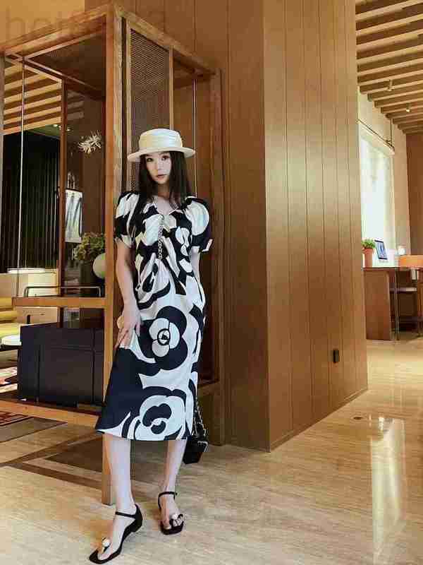 

Basic & Casual Dresses Designer High End 2023 Summer New Camellia Pattern Temperament Celebrity Style Long Dress IENX, Black