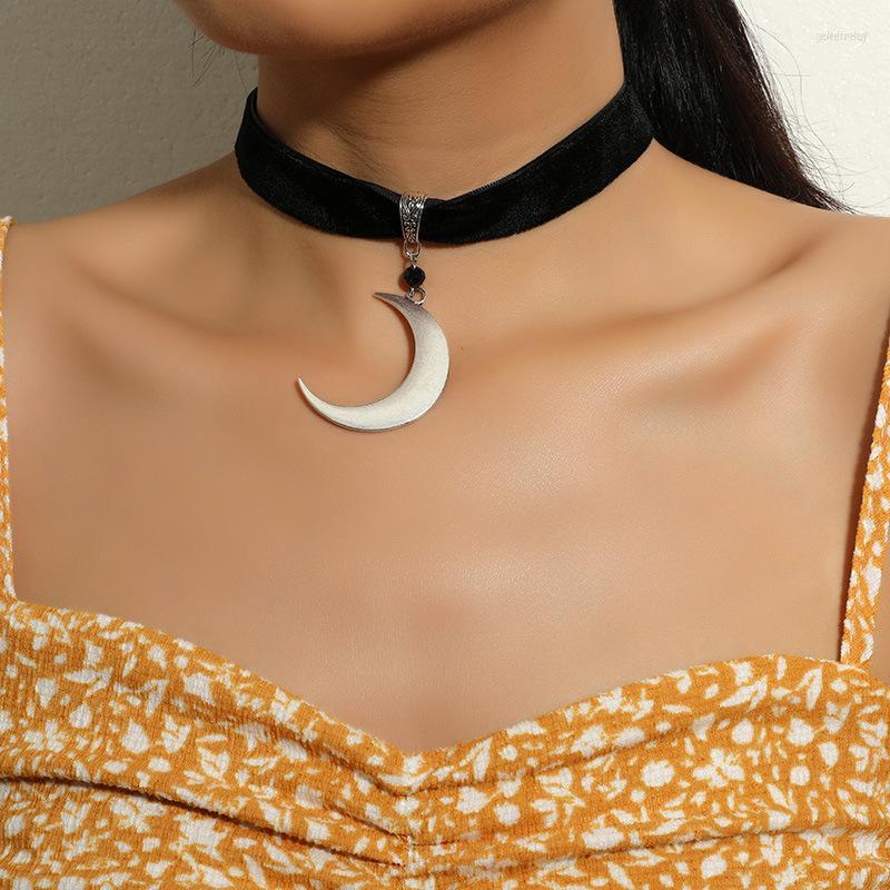 

Choker Japanese Korean Fashion Gothic Moon Pendant Black Necklace For Women 2023 Female Retro Vintage Nylon Cloth Collar