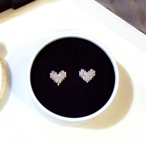 

Luxury heart stud earrings Earrings 925 Silver Diamond Stud Brand Designers Crystal 2023 Women Wedding Party Jewelry