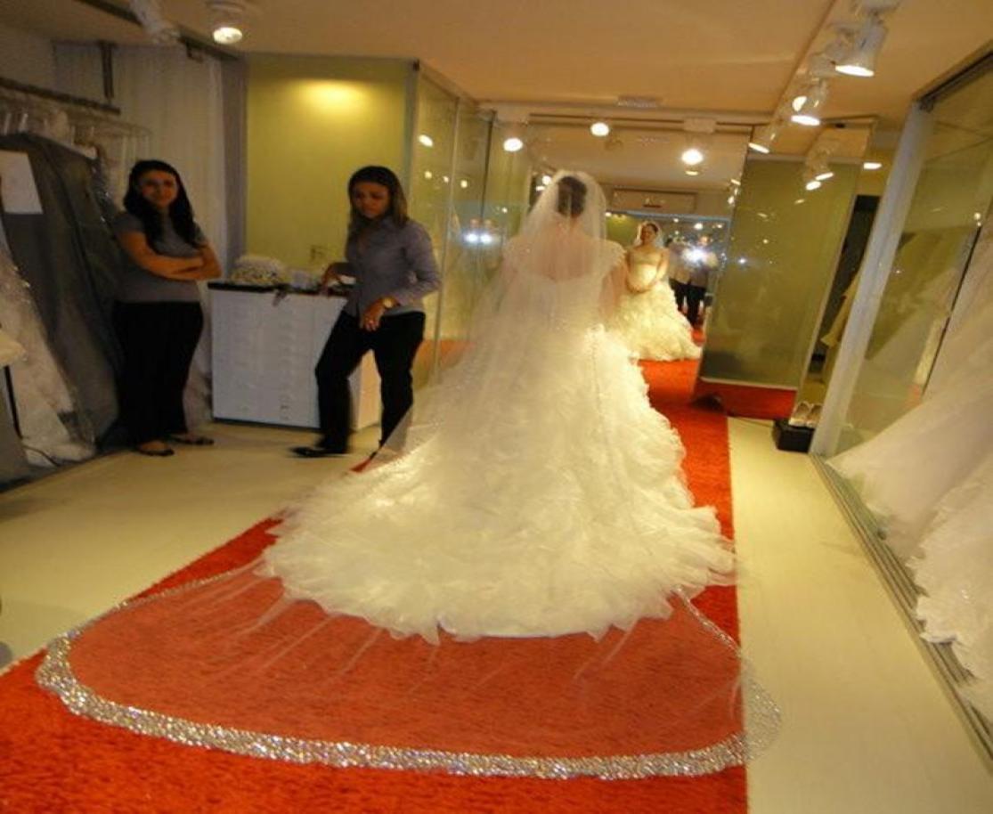 

Bridal Veils Luxury Bling Cathedral Wedding Veil Beaded Crystals Edge Bridal Veils Wedding Accessories With Comb4107986, Ivory