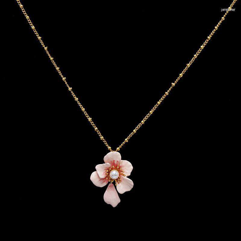 

Choker Sweet And Fashionable Pink Flower Pearl Necklace Enamel Color Glaze Gradient Rose Clavicle Chain