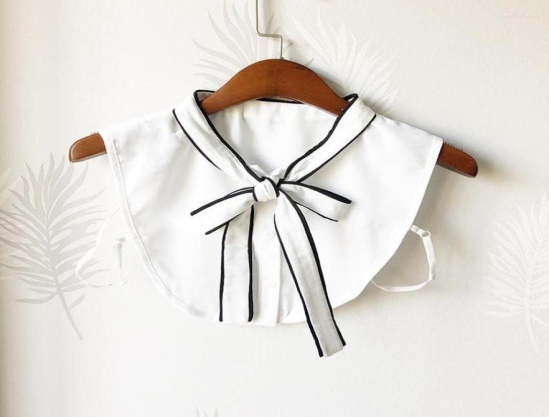 

Bow Ties Women Stand Fake Collars Ladies Bowknots Black White Half Shirt Blouse Detachable Removable Neck Decor Nep Kraagie3107679