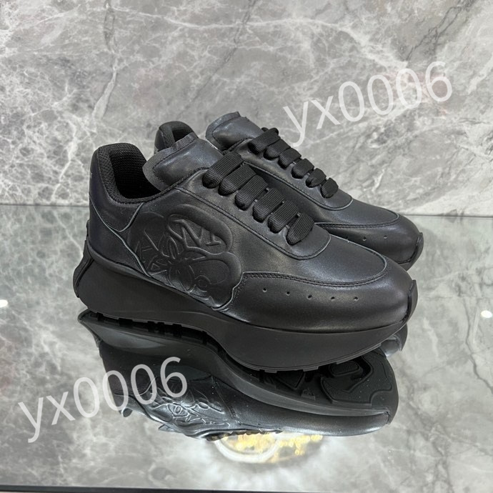 

2023 new Hot Luxury Designer Calfskin Casual Shoes Reflective Sneakers Vintage Leather Trainers Fashion Leisure Shoes Platform Lace-up Women Mens Sneaker, 01