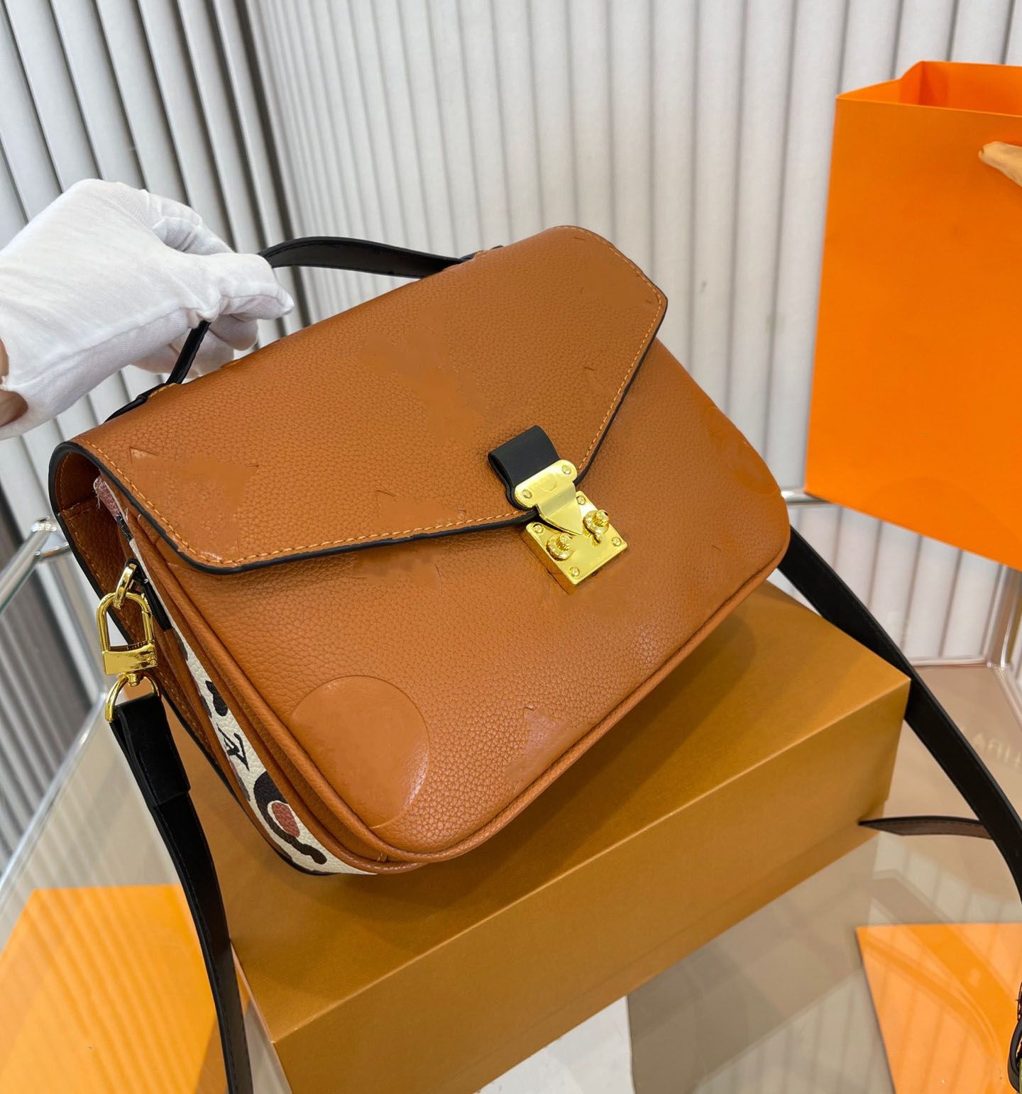 

High Quality Leather Luxury Embossed Design Women's Handbag Shoulder Bag Messenger Bag Elegant Women's Satchel M40780 M4146, 25*18cm