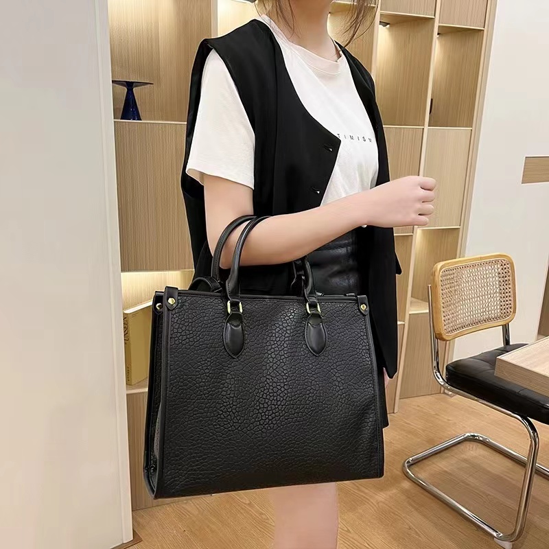

Spanish niche net red light luxury season new fashion simple black and white crocodile pattern tote bag single shoulder large capacity handbag woman shoulder bag