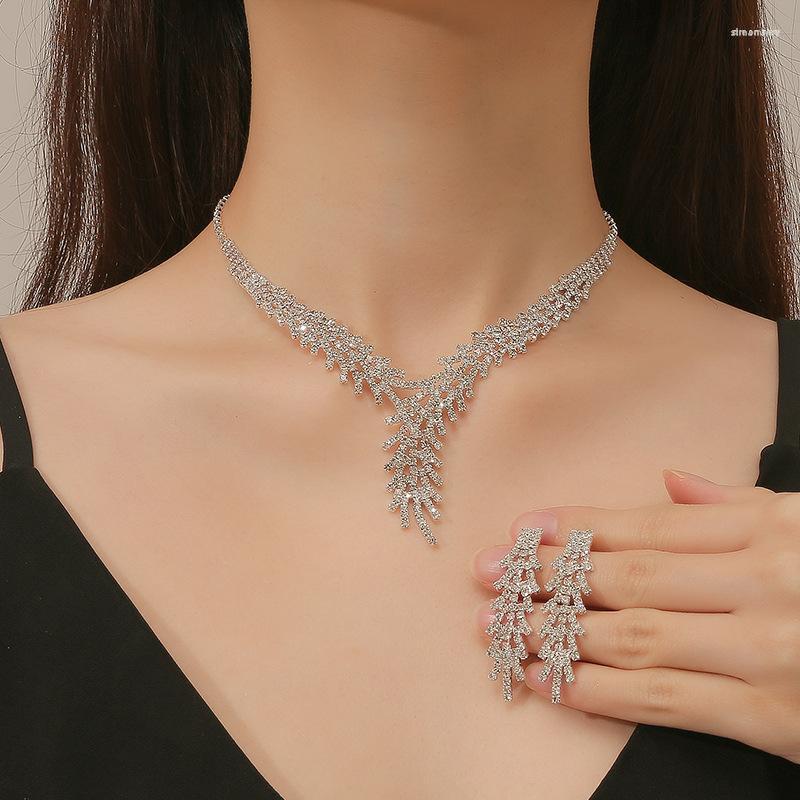 

Necklace Earrings Set BLIJERY Chic Bridal Wedding Plant Shape Aesthetic For Women Ladies Rhinestones Accessories, Picture shown