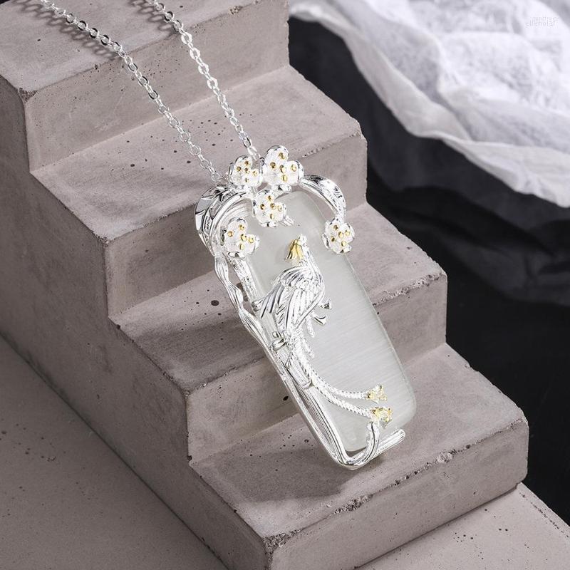 

Chains Women White Opal Slipper Necklace 2023 Fashion Wedding Jewelry Silver Color Flower Branch Bird Necklaces Pendants Gifts