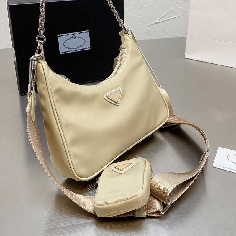 

Designer Hobo Prad Re-Edition Nylon Shoulder Bag Italy Milano Brand Small Women Saffiano Shopping Handbags Half Moon Handbag With Coin Purse3VIC, Don't order this