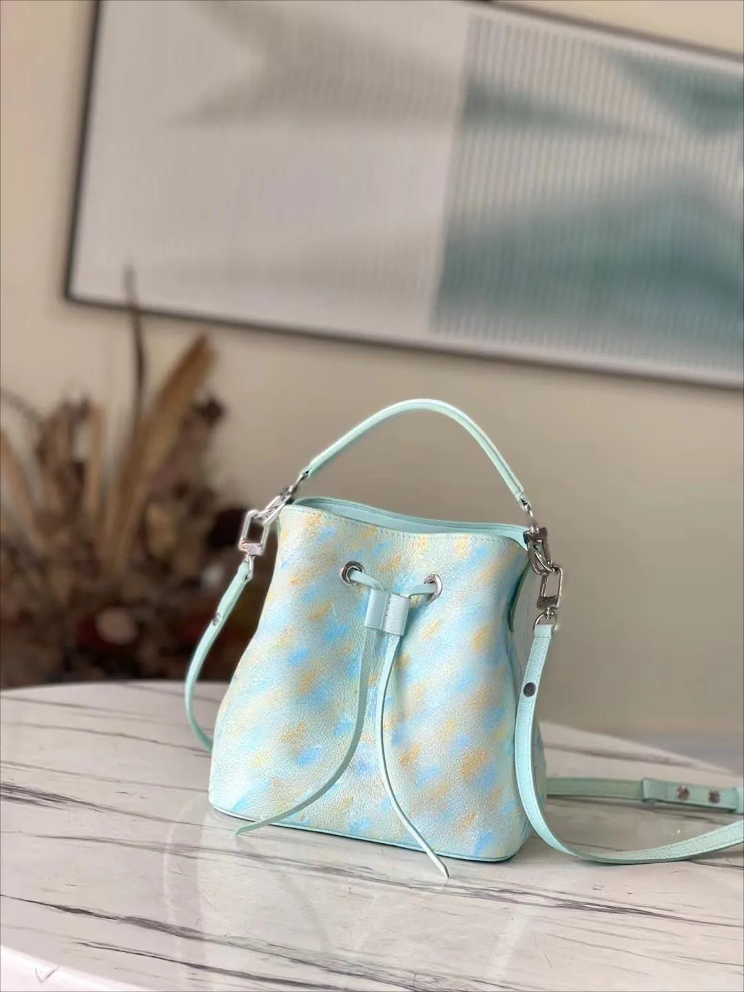 

5A Designers Bucket Bag Bicolour Embossed Luxury Monograms Leather Handbag Womens Drawstring Tote CrossBody Shoulder Bag for Ladies, Pink embossed