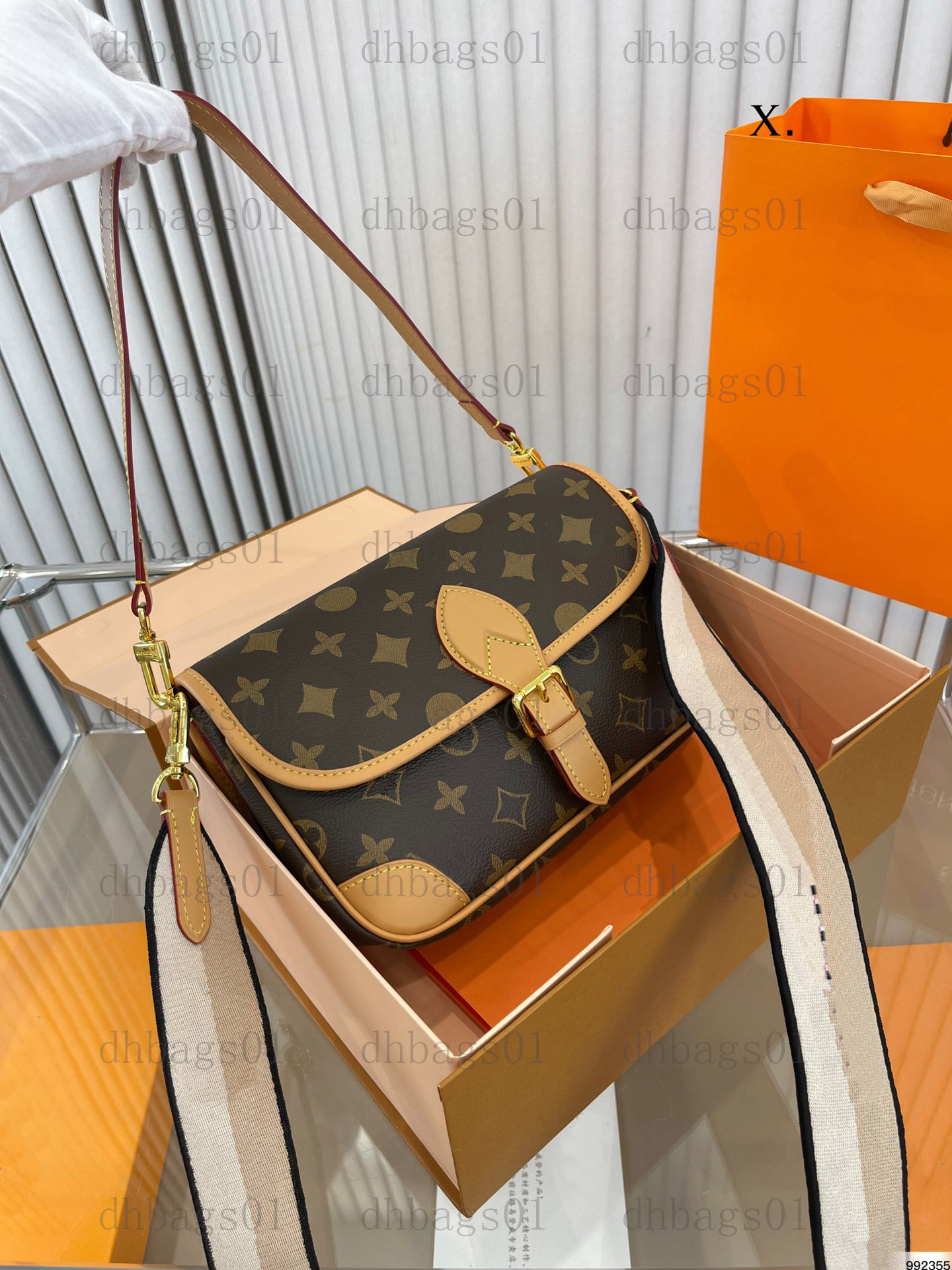 

Designer Shoulder Luxury Crossbody Flap Evening With Leather Bag Bag 24CM Bag Top-level Bags Replication Genuine Box