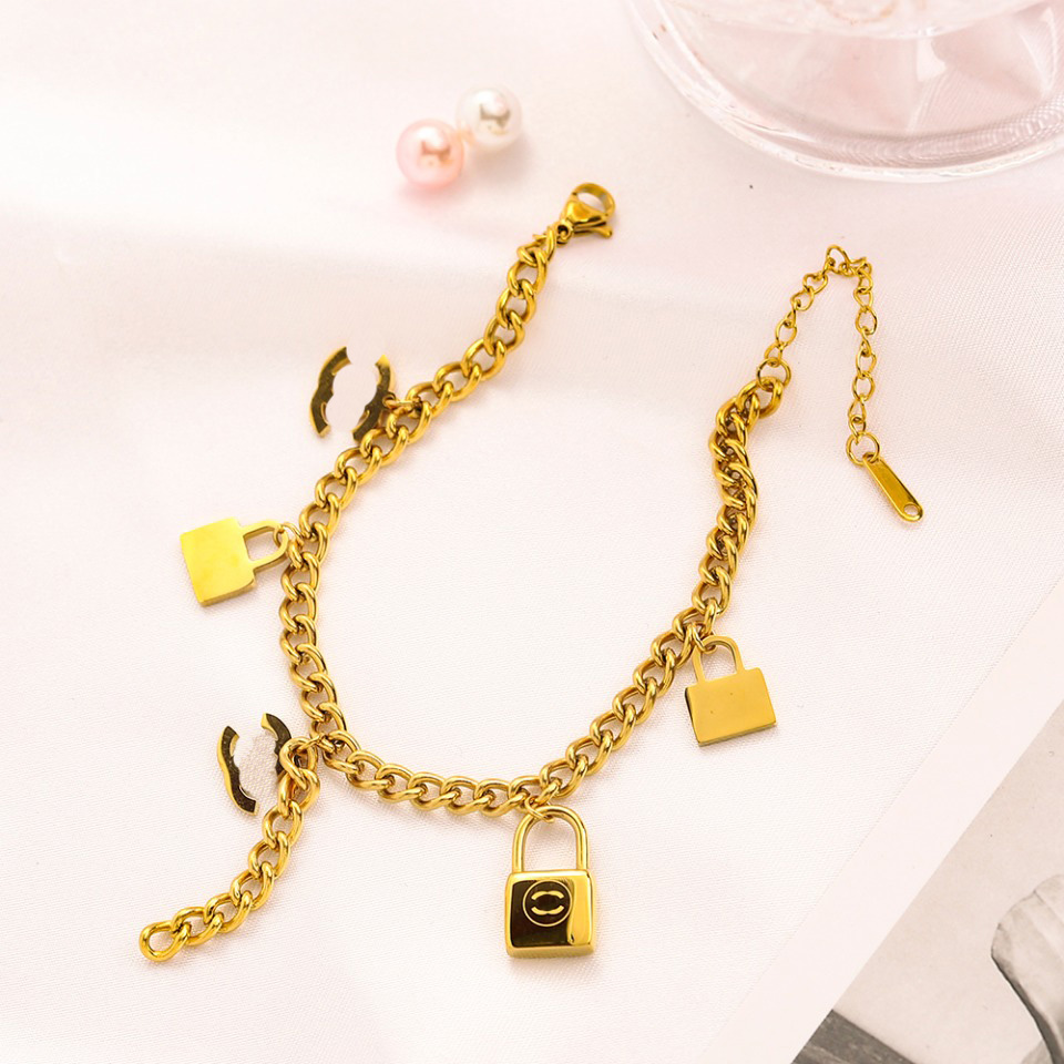 

2023 Mirror Copy Bracelet Luxury Stainless Steel Charm Design Bracelet Correct Logo High Quality Wedding Travel Jewelry Design for Women Love Gift Bracelet Not Fade