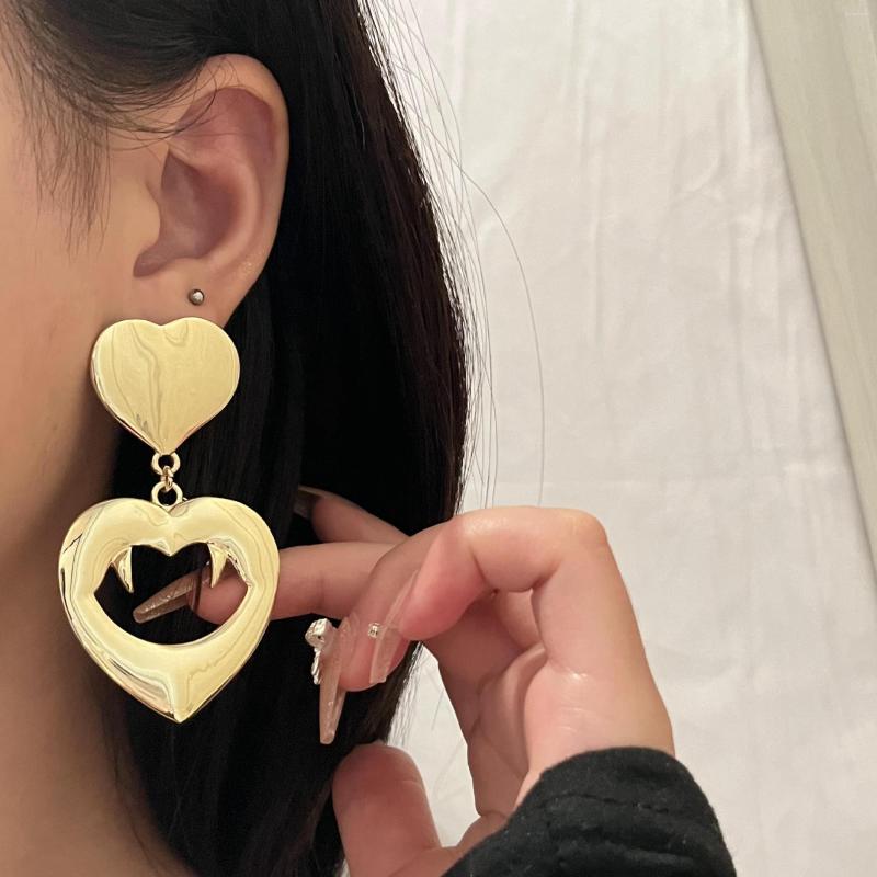

Dangle Earrings Metal Heart Vampire Teeth Drop For Women Exaggerate Creativity Cool Trend Charm Fashion Jewelry