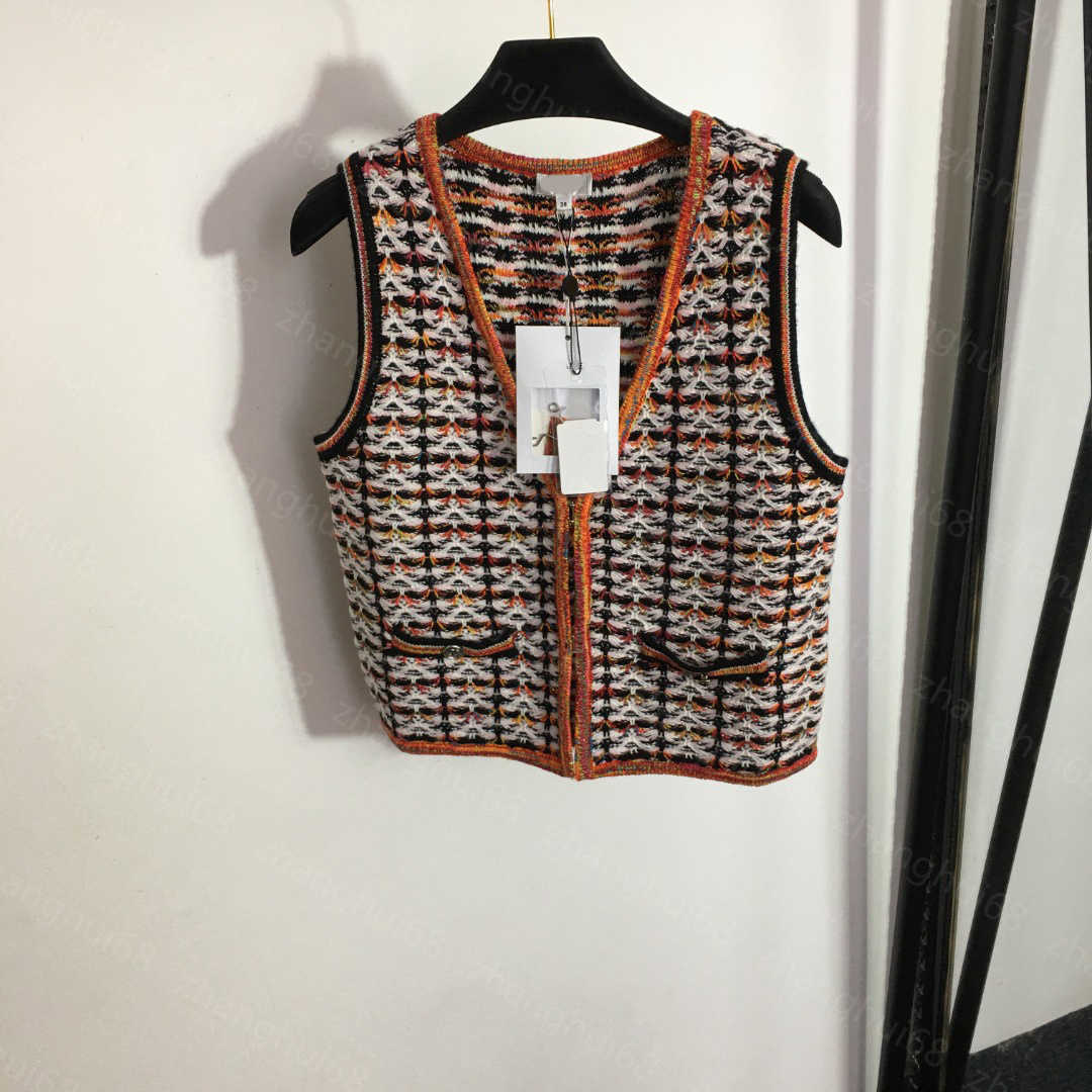 

23ss Womens Knits womens designer clothing Bright silk blended coloured tweed V-neck slim-fit knit vest High quality womens clothes, Orange