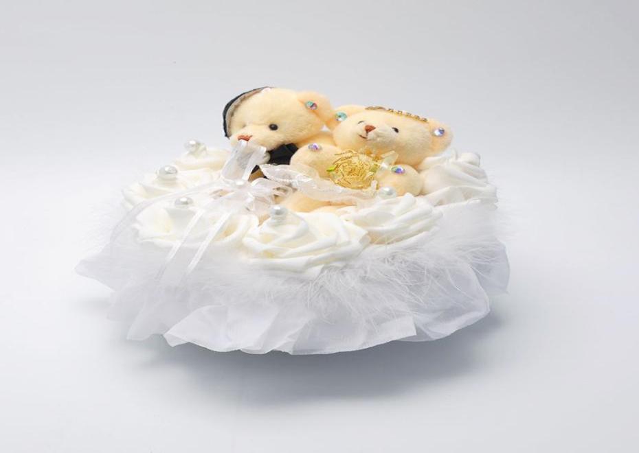 

FEIS romantic two bears heartshaped white rose music ring box ring pillow wedding accessory6281109