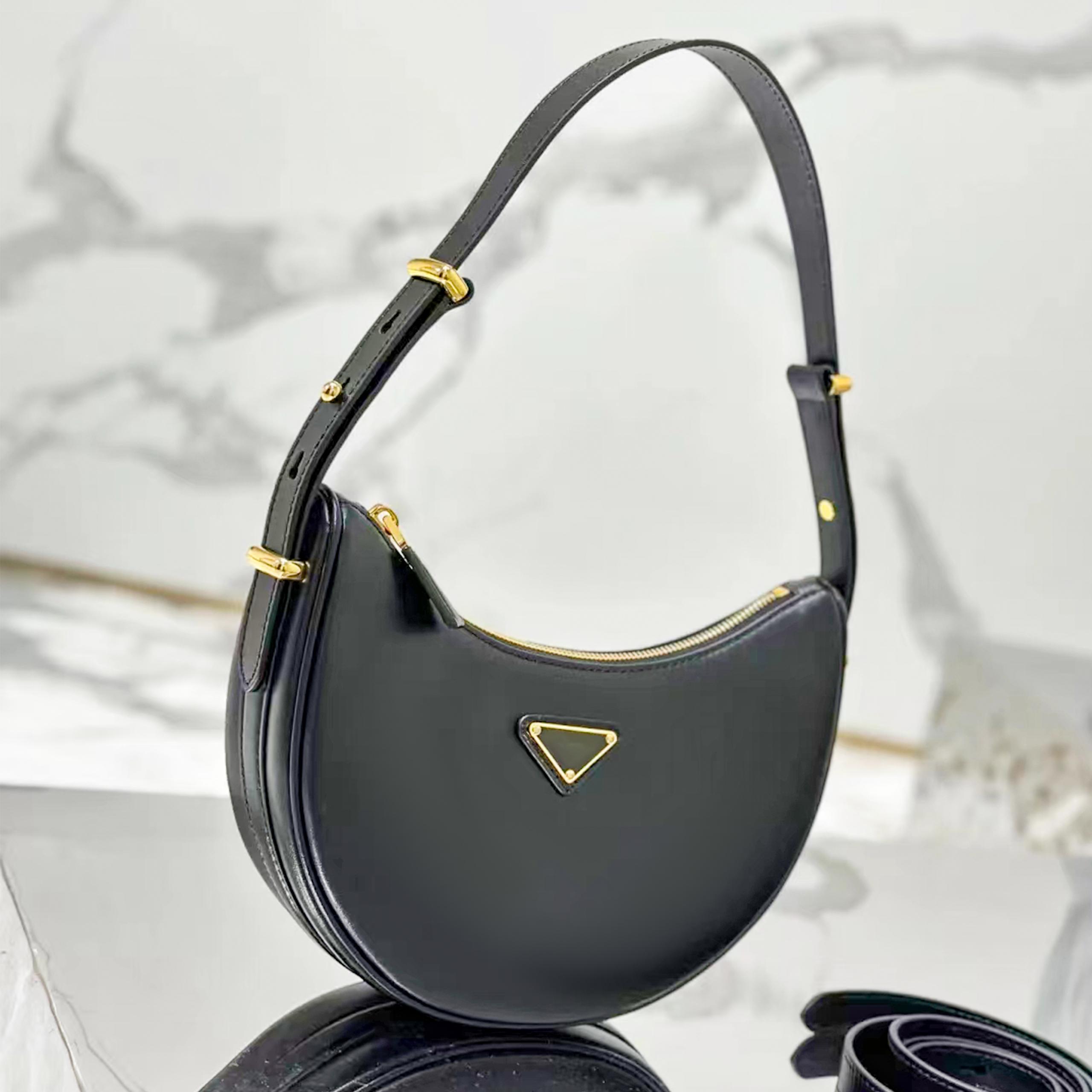 

Genuine Leather triangle prad Wallets half moon bag Cross Body Clutch Bags With shoulder straps luxurys underarm Designer Womens fashion pochette mens the Tote bags, Black